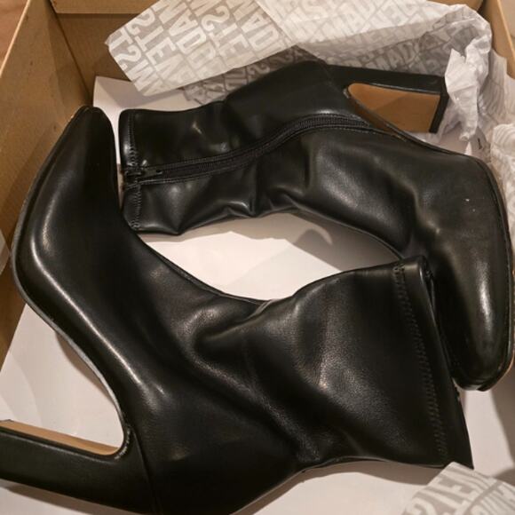 Steve Madden Vinka Boot in Black – EUC Size 8.5 - Picture 8 of 9